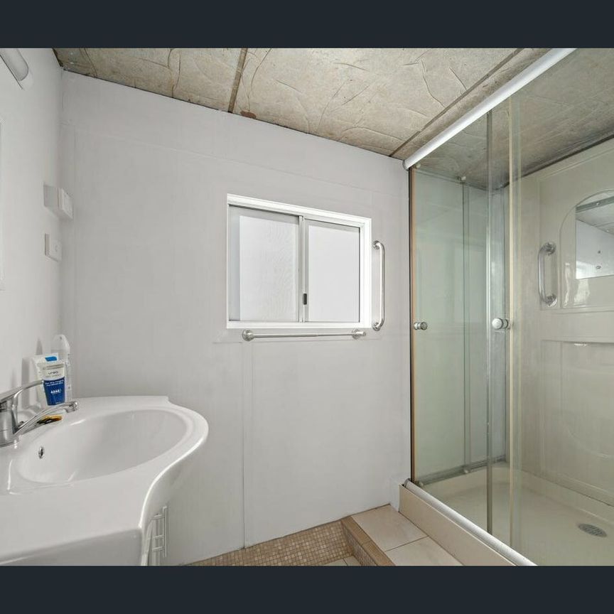 Tully Heads, Ocean views & Solar! - Photo 1