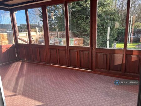 1 bedroom bungalow to rent - Photo 2