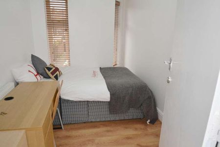 Standish Road, Fallowfield, Manchester, M14 - Photo 2