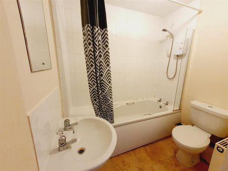2 Bedroom House to Rent in Woodlands Court, Kettering, Northamptonshire, NN16 - Photo 5