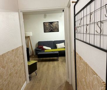 Une chambre avec salle de bain privative - Photo 3