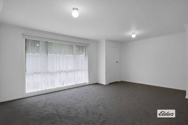Charming 2-Bedroom unit in Prime Trafalgar Location - Photo 1