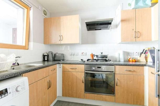 Painter House, Sidney Street, Shadwell, E1 - Photo 1