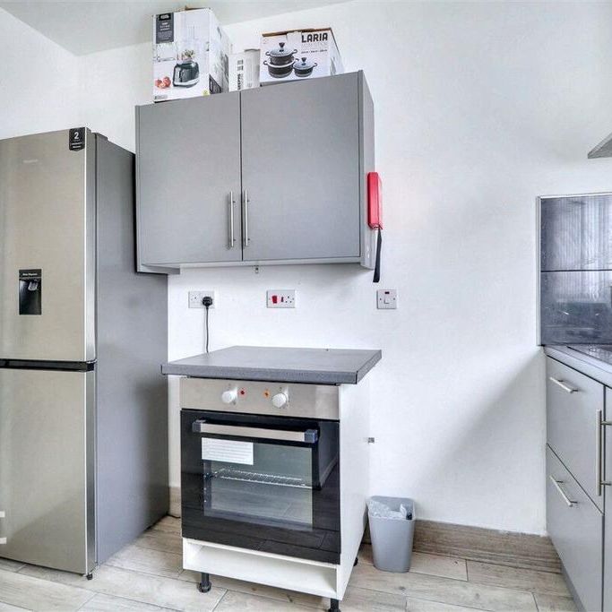 1 bedroom coach house to rent - Photo 1
