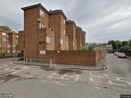 3 Bed Flat, Corvette Square, SE10 - Photo 4