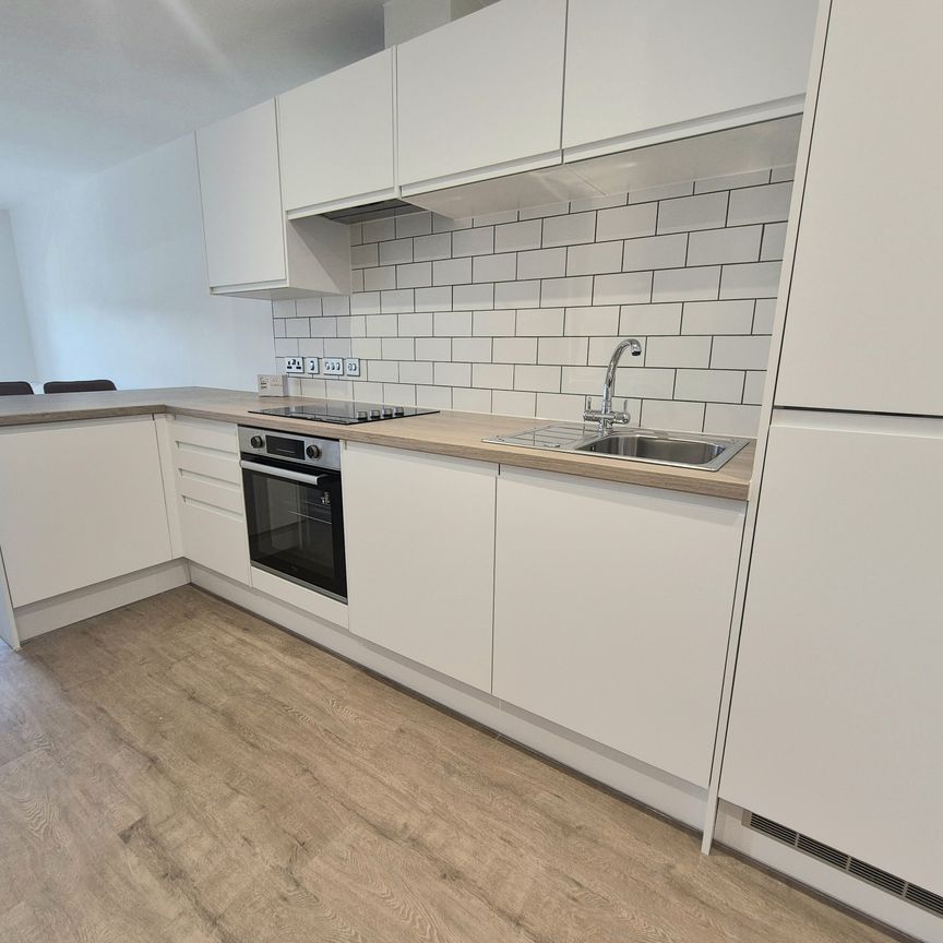 Cow Green, Halifax - Photo 1