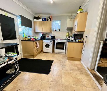 St Anselms Road, Worthing - Photo 2