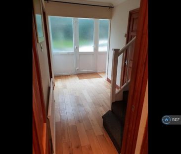 3 bedroom end of terrace house to rent - Photo 5