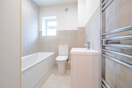 4 bed Semi Detached House for rent - Photo 3