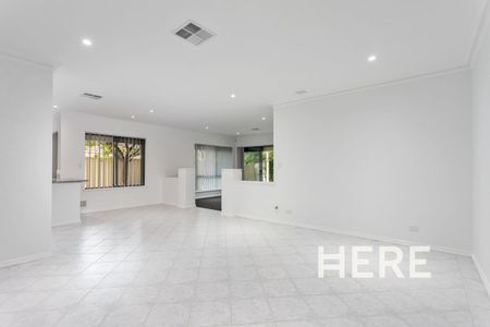 43 Griffin Crescent, Manning WA 6152 - Photo 4