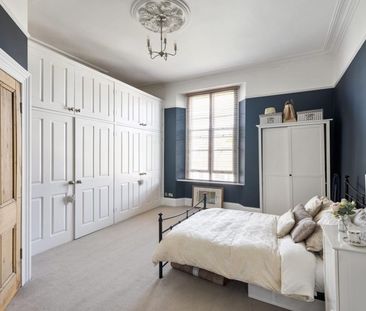 2 Bed Flat - Photo 5