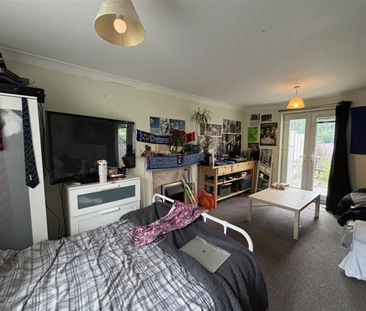 Cropthorne Road South, Bristol - Photo 4