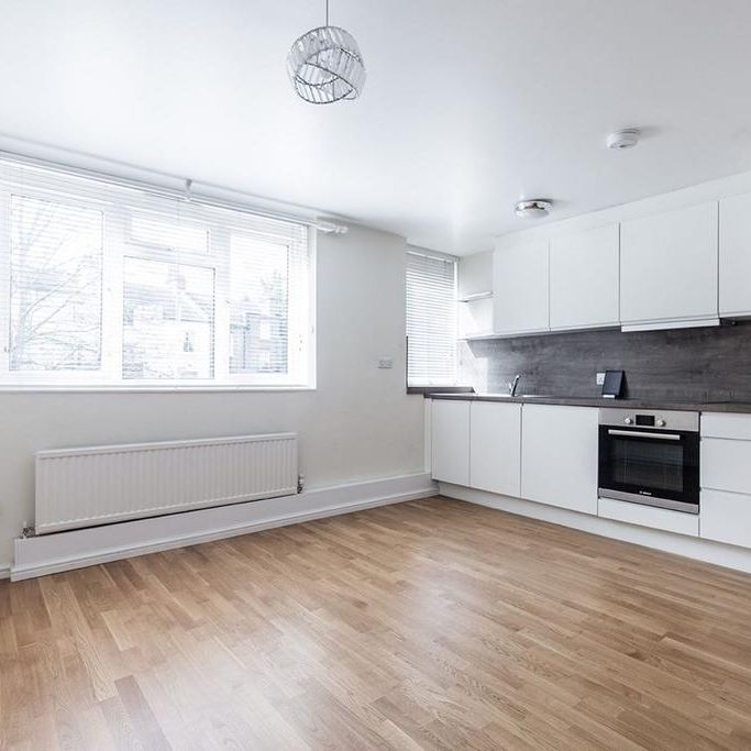 Ground floor flat to rent - Photo 1