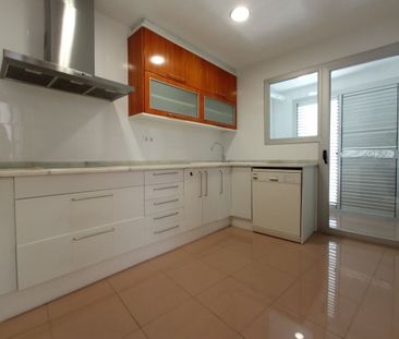 Piso de alquiler en Jaume Ibran, Centre - Photo 4