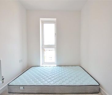 5 bedroom semi-detached house to rent - Photo 4