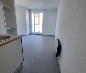Location Appartement 1 pièce 19m² NIMES 30000 - Photo 2