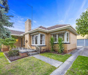 Updated Three Bedroom Home in Ballarat North - Photo 4