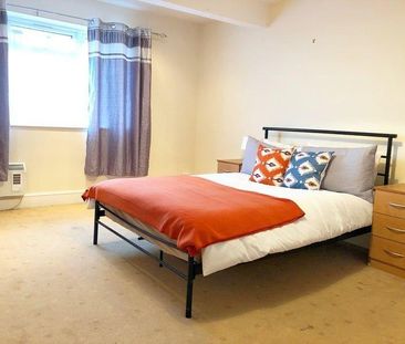 1 bedroom in a house share to rent - Photo 2