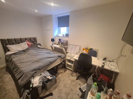6 Bed - 14 Ashville View, Hyde Park, Leeds - LS6 1LT - Student - Photo 2