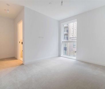 A recently built three bedroom maisonette to rent at Huntley Wharf ... - Photo 2