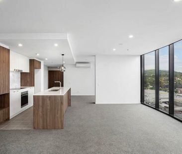 Modern and spacious 3-bedroom apartment at Grand Central Towers - Photo 2