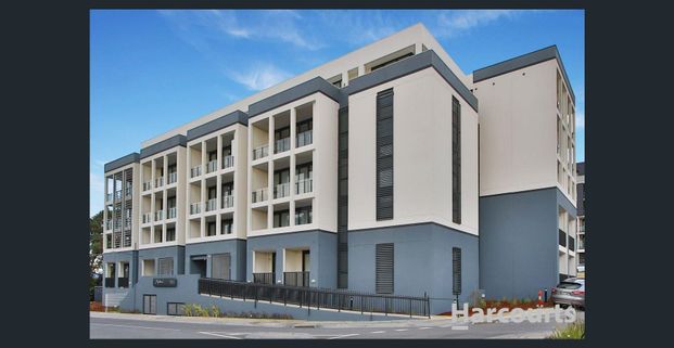 Modern Two-Bedroom Apartment - Photo 1