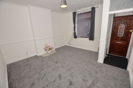 3 Bedroom Terraced House - Photo 5