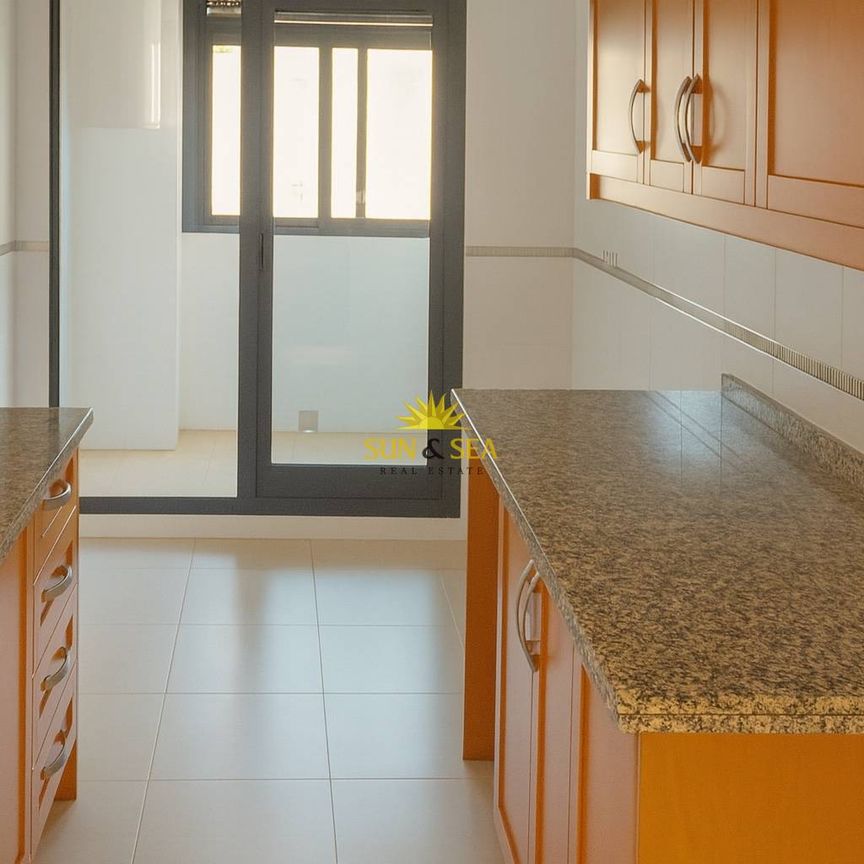 THREE-BEDROOM APARTMENT – ALICANTE - Photo 1