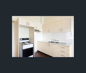 Charming Apartment in Prime Dulwich Hill Location - Photo 1