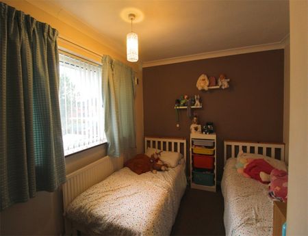 3 Bedroom Semi Detached To Let - Photo 3