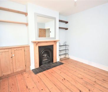 2 bedroom end of terrace house to rent - Photo 1