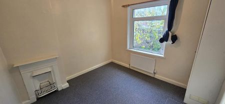 3 bedroom end of terrace house to rent - Photo 5