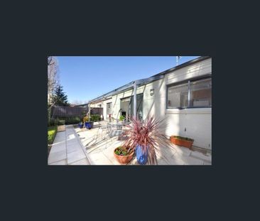 Central Living - Photo 6