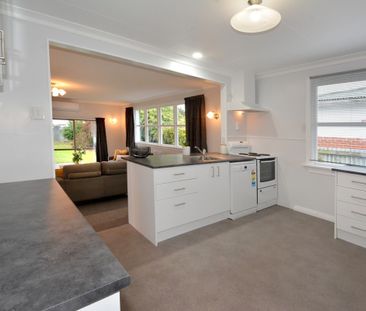 Family Home - Photo 2