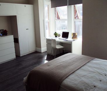 5 bedroom terraced house to rent - Photo 4