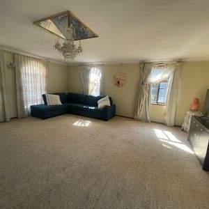 5-bedroom shared house, Ross St - Photo 2