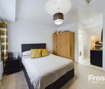 Douglas Road, Stanwell, Staines-upon-Thames,TW19 - Photo 1