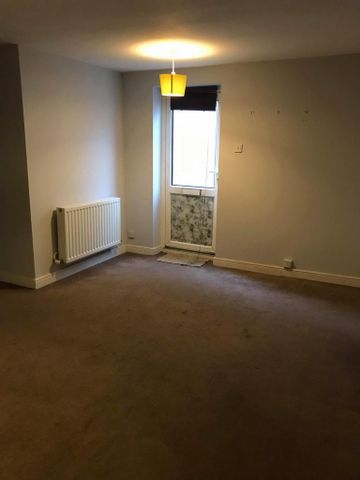 4 bedroom terraced house to rent - Photo 3