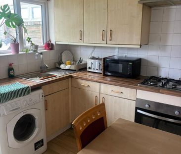 1 bedroom in a house share to rent - Photo 5