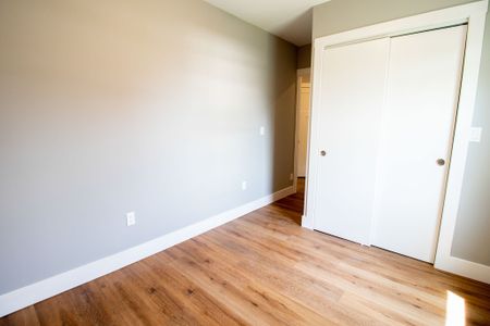 ALL INCLUSIVE 2 BEDROOM UPPER UNIT IN WELLAND!! - Photo 5