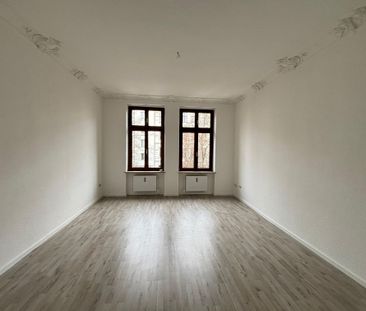 Charmante Altbauwohnung mit Stuckelementen und modernem Komfort - Foto 1