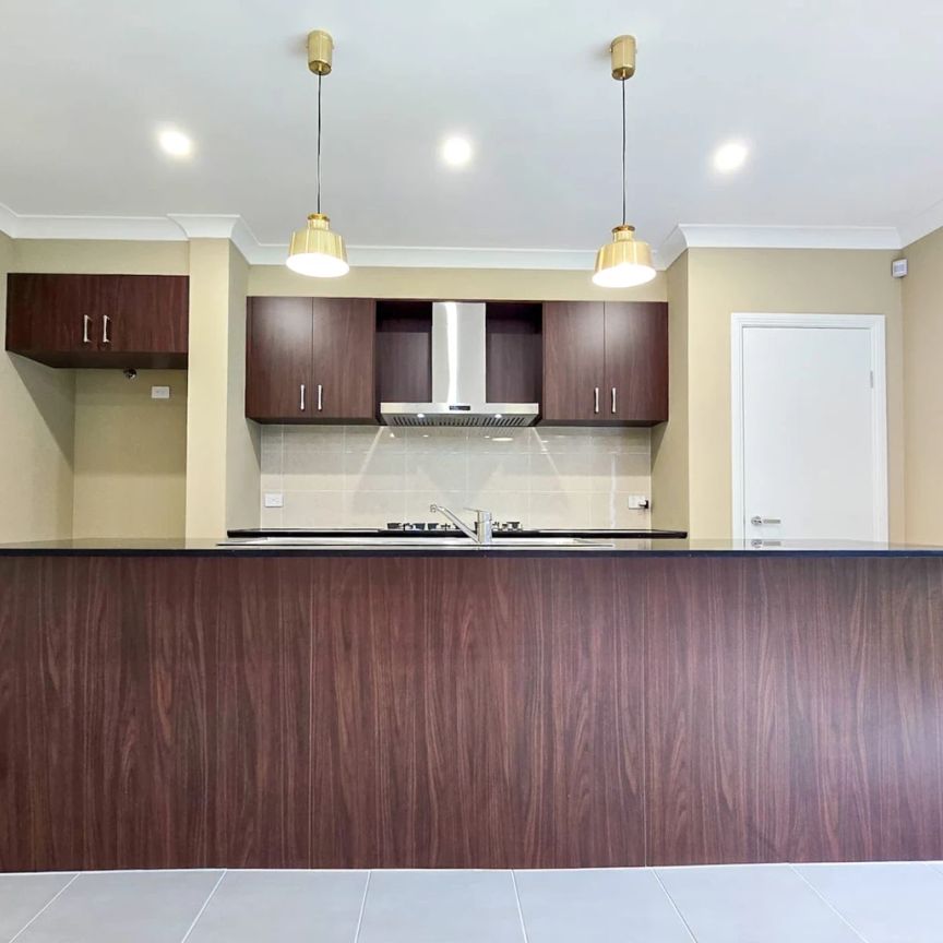 Modern Family Home | 4 Bedrooms + Double Garage - Photo 1