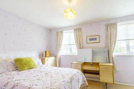 3 bedroom detached house to rent - Photo 2
