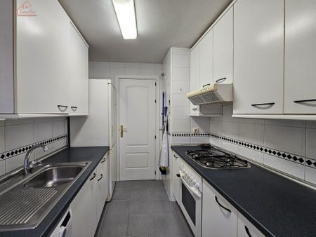 Piso de alquiler en Calle Convento, Casco Antiguo - Photo 2