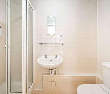 Three Cups Yard, Sandland Street, Bloomsbury, London, WC1R - Photo 2