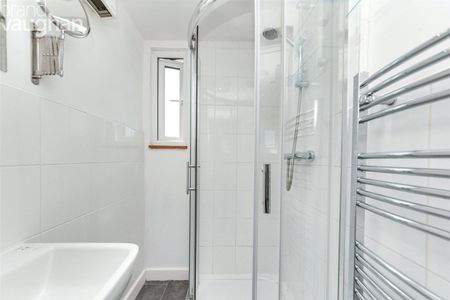 5 bedroom terraced house to rent - Photo 4