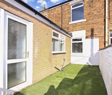 3 bedroom terraced house to rent - Photo 1