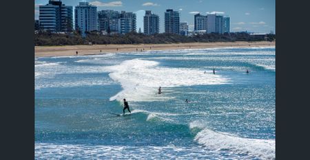 Top-Floor Coastal Apartment with Ocean Views - Photo 2