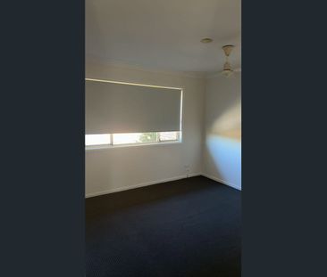 New Renovated 3-bedroom modern townhouse - Photo 3