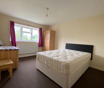 6 bedroom semi-detached house to rent - Photo 4